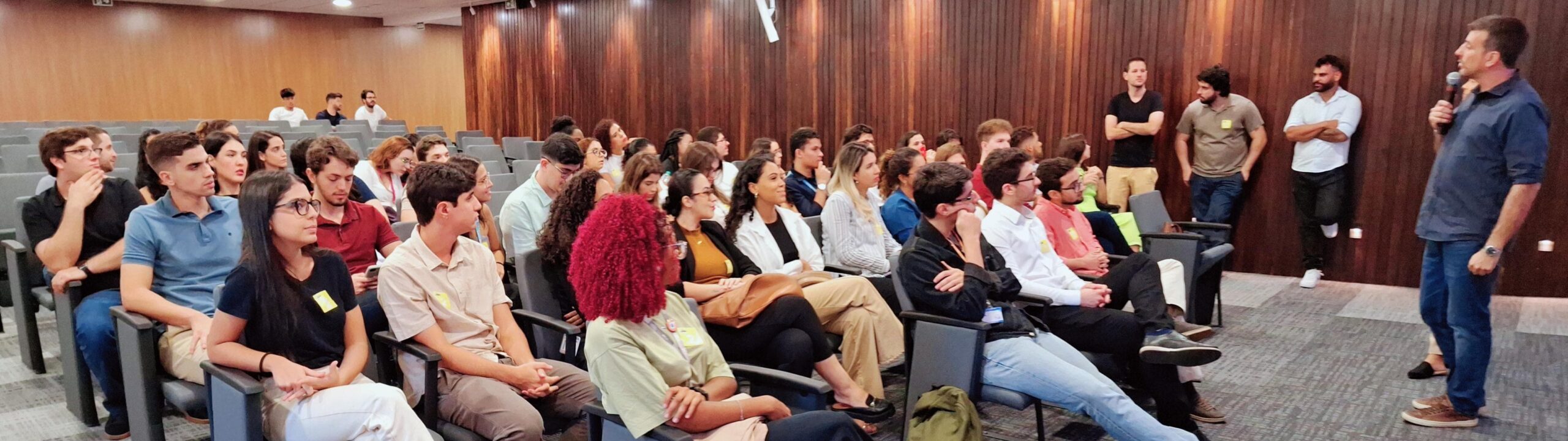 REUNIÃO ENTRE O SECRETÁRIO DE SAÚDE E LIGAS ACADÊMICAS DE MEDICINA.