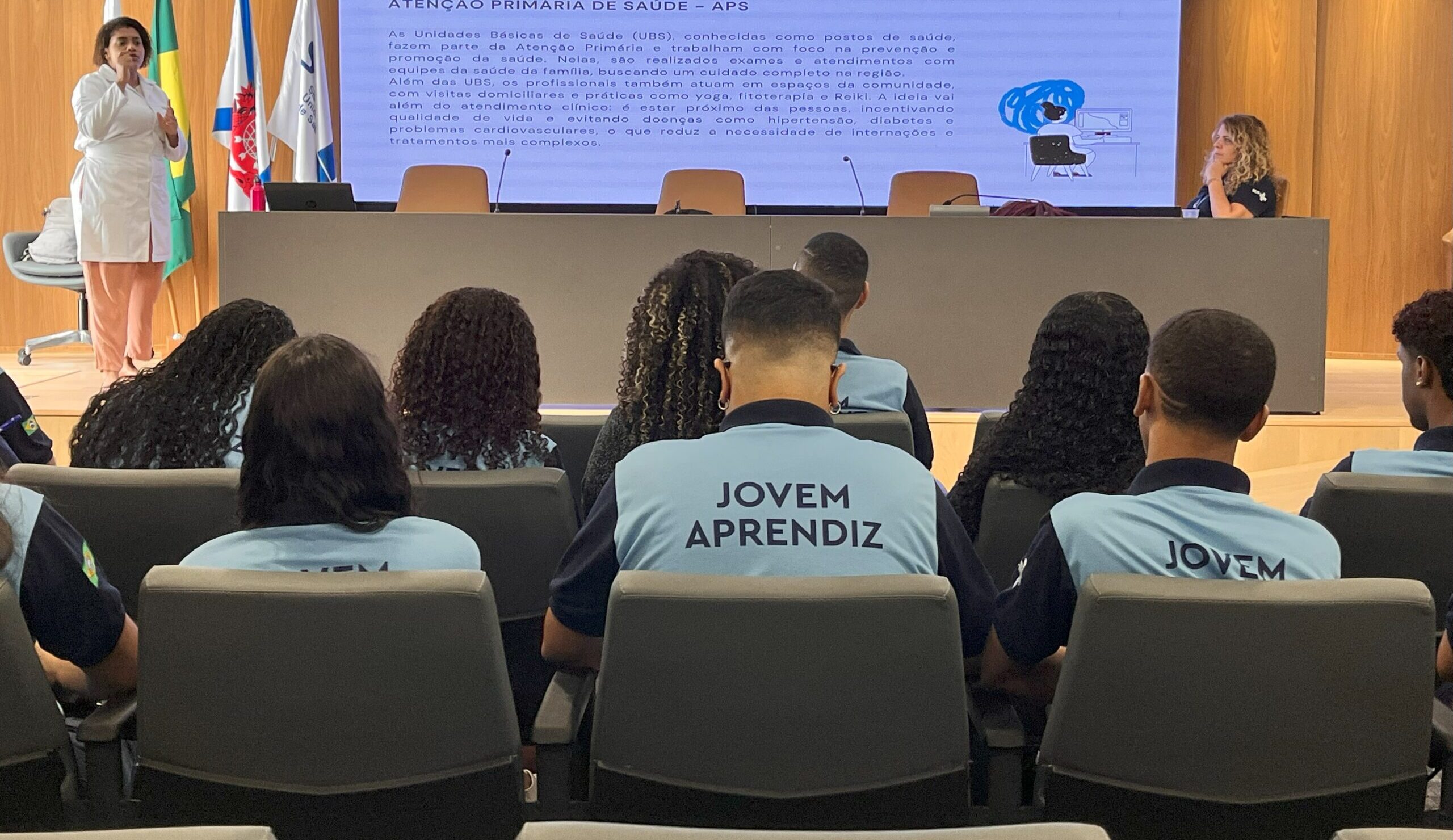 CAPACITAÇÃO INICIAL NO SUS E SUPORTE BÁSICO DE VIDA PARA JOVENS APRENDIZES DA RIOSAÚDE