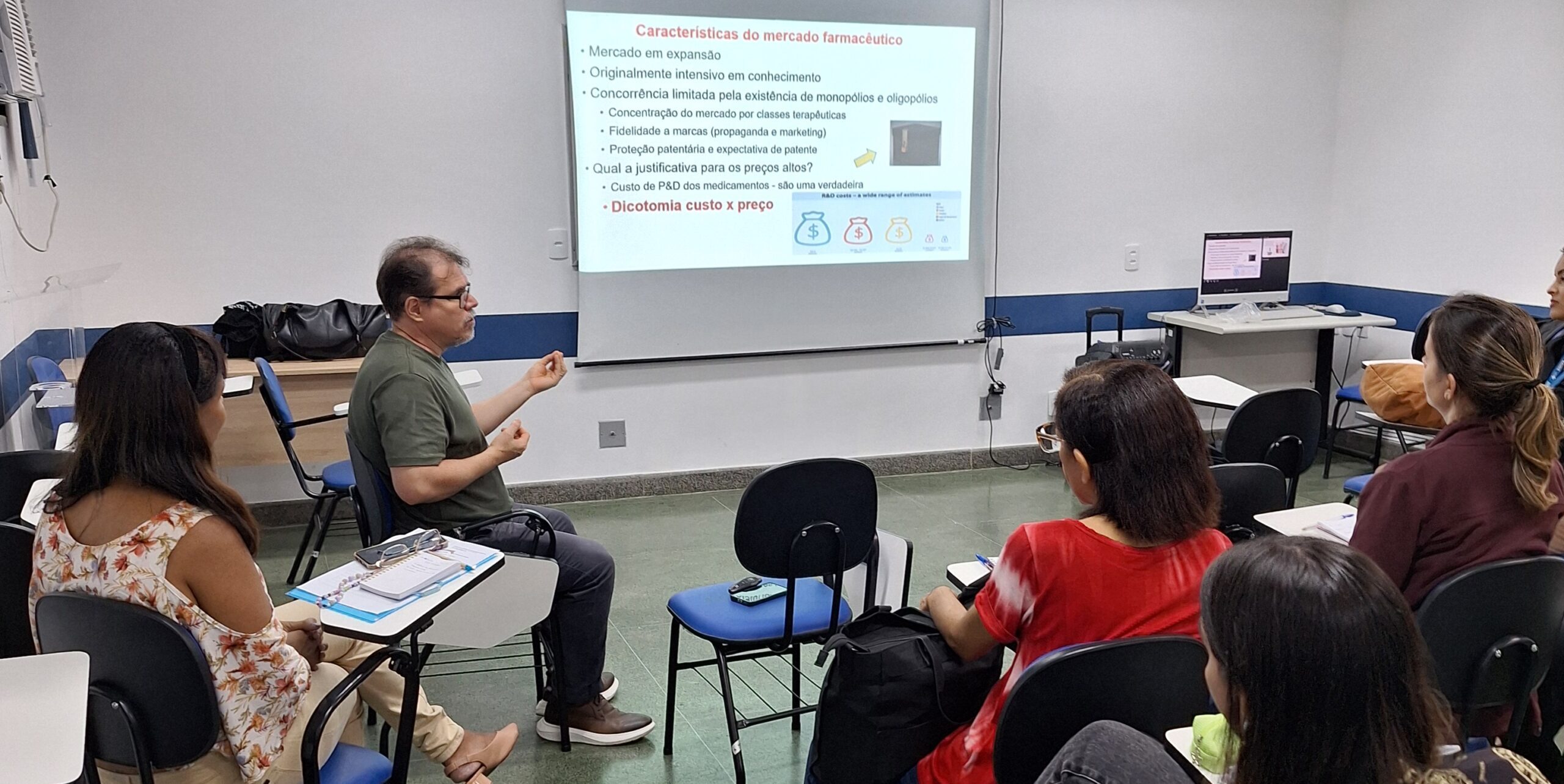 AULA DE RESIDÊNCIA FARMACEUTICA MULTIPROFISSIONAL NA ATENÇÃO PRIMÁRIA À SAÚDE