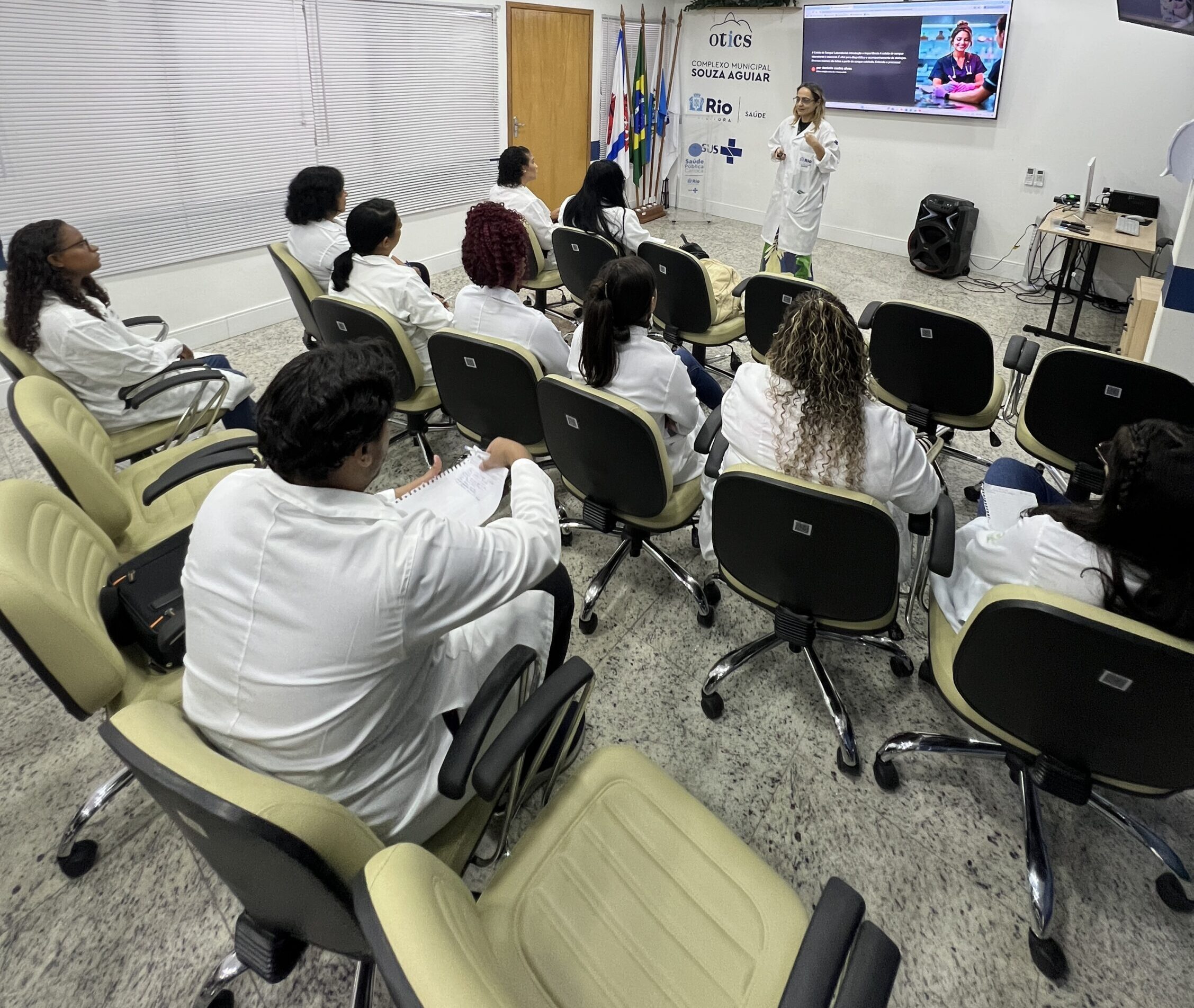 TREINAMENTO DE ANÁLISES CLÍNICAS