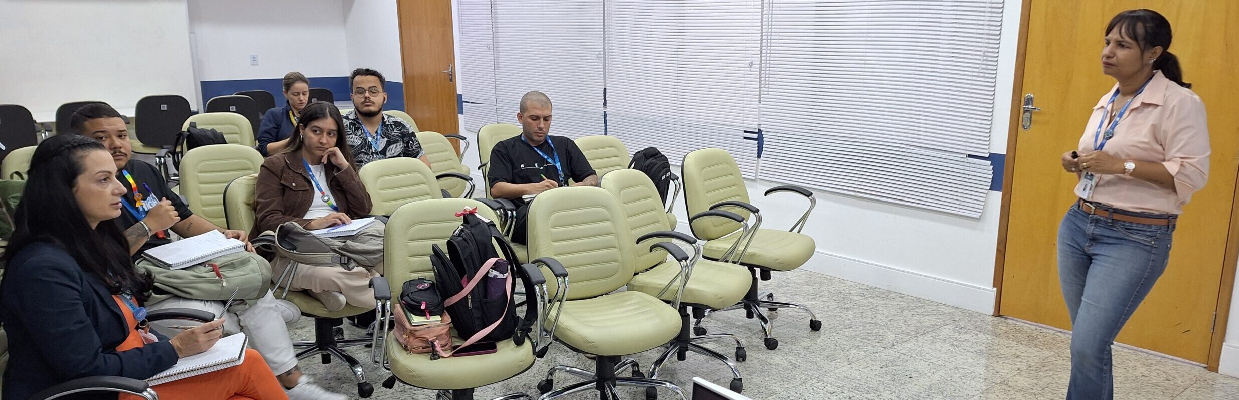 AULA DA RESIDÊNCIA MULTIPROFISSIONAL DA APS – EIXO FARMÁCIA