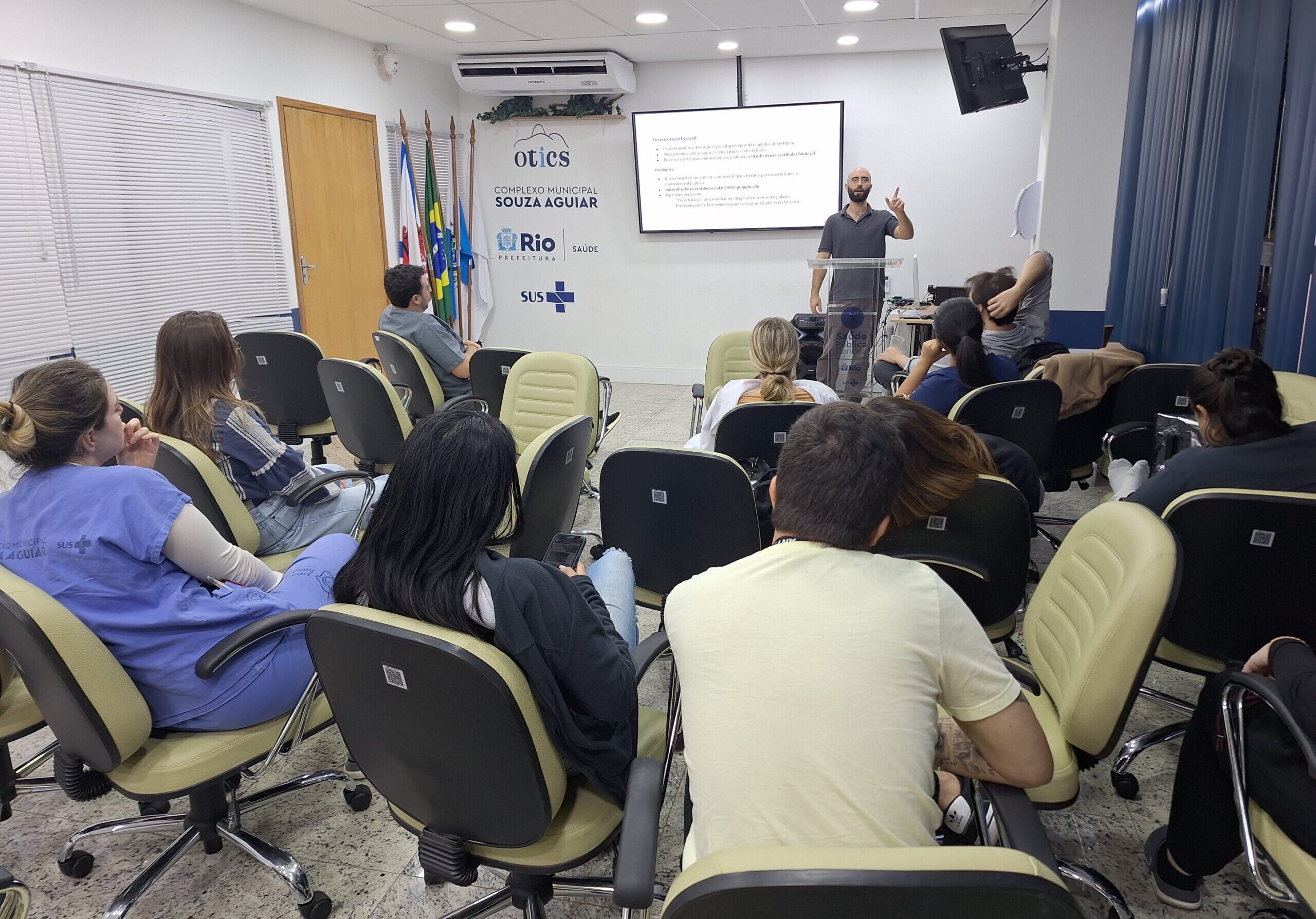 SESSÃO CLÍNICA DO PROGRAMA DE RESIDÊNCIA EM MEDICINA DE EMERGÊNCIA – HMSA