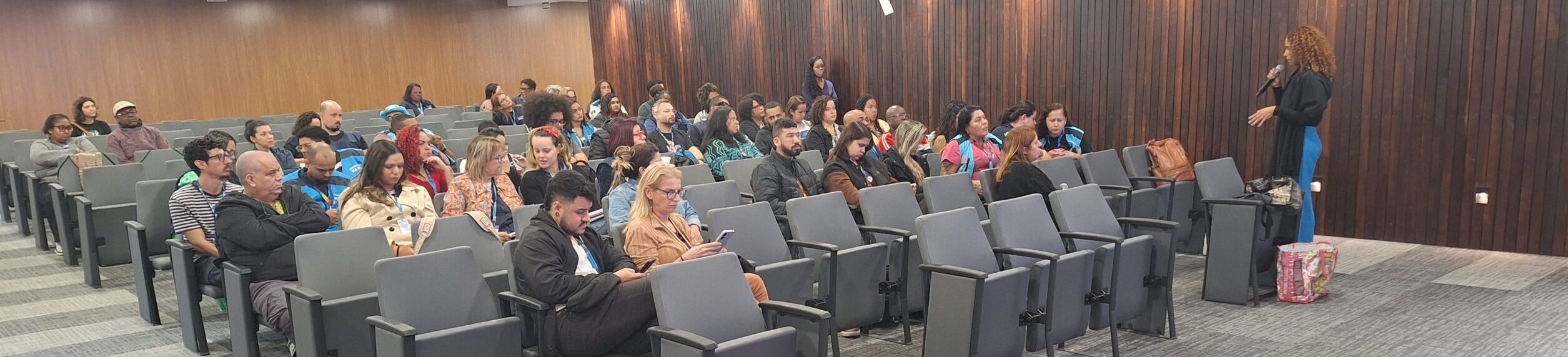 REUNIÃO DAS EQUIPES DE CONSULTÓRIO NA RUA