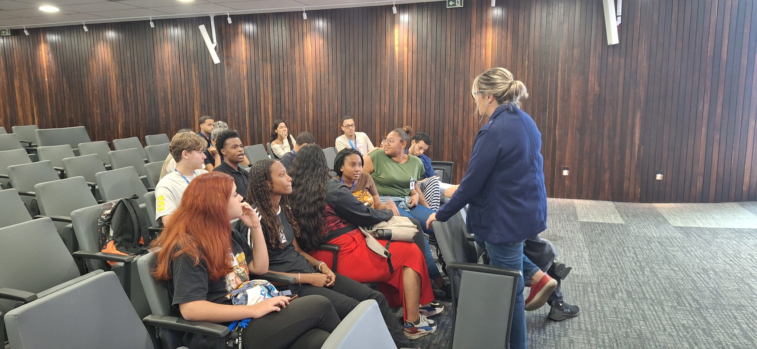 CAPACITAÇÃO TEÓRICA DE JOVENS APRENDIZES – VIVA RIO (Tema: Comunicação e Linguagem)