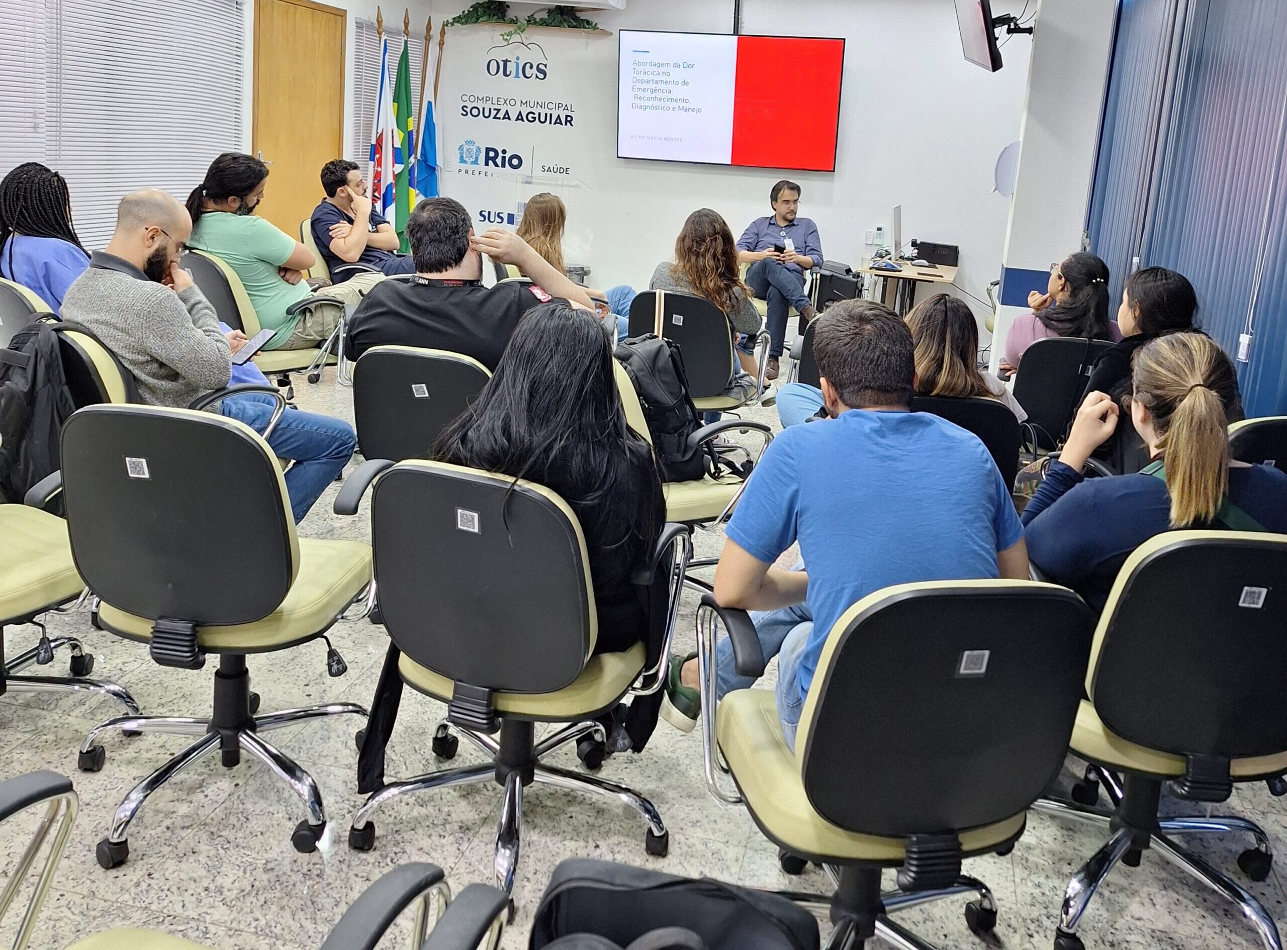 SESSÃO CLÍNICA DO PROGRAMA DE RESIDÊNCIA EM MEDICINA DE EMERGÊNCIA – HMSA