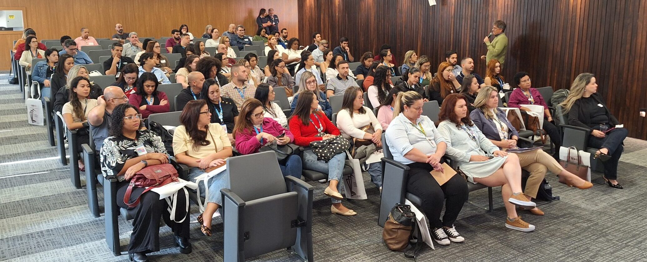 QUALIFICAÇÃO EM TRATAMENTO RESTAURADOR ATRAUMÁTICO (TRA)