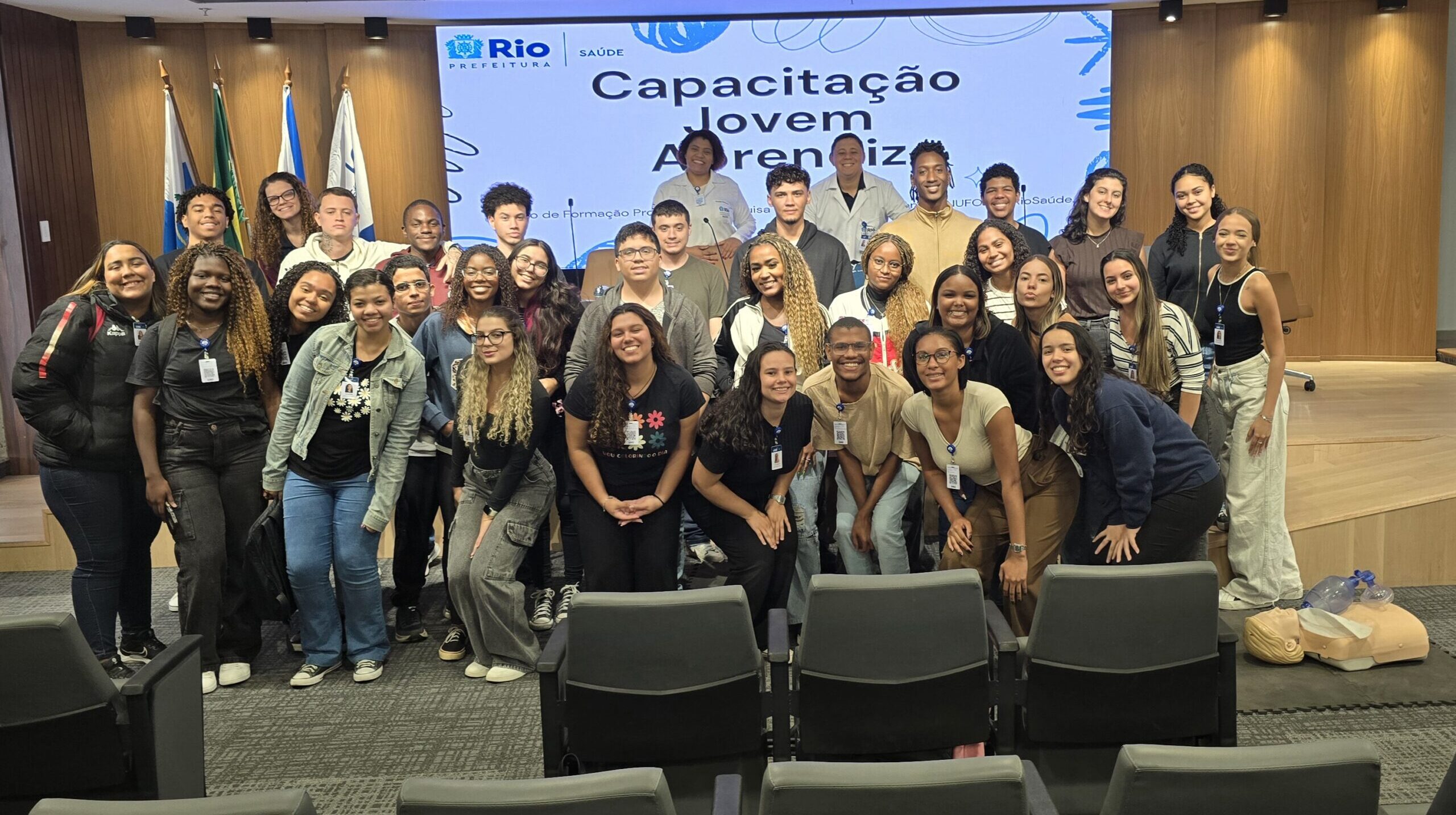 CAPACITAÇÃO INICIAL NO SUS E SUPORTE BÁSICO DE VIDA PARA JOVENS APRENDIZES DA RIOSAÚDE