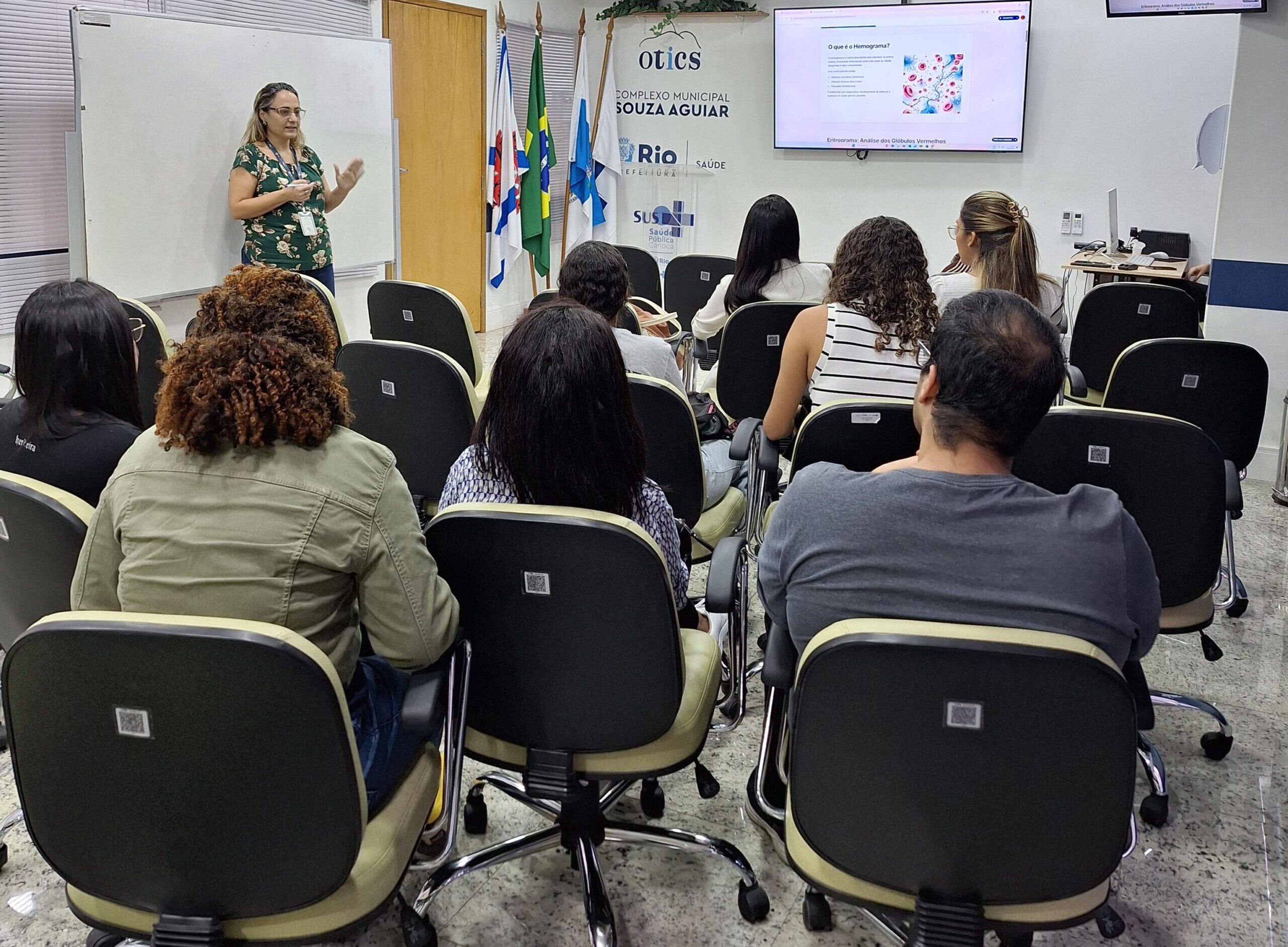 TREINAMENTO DE ANÁLISES CLÍNICAS