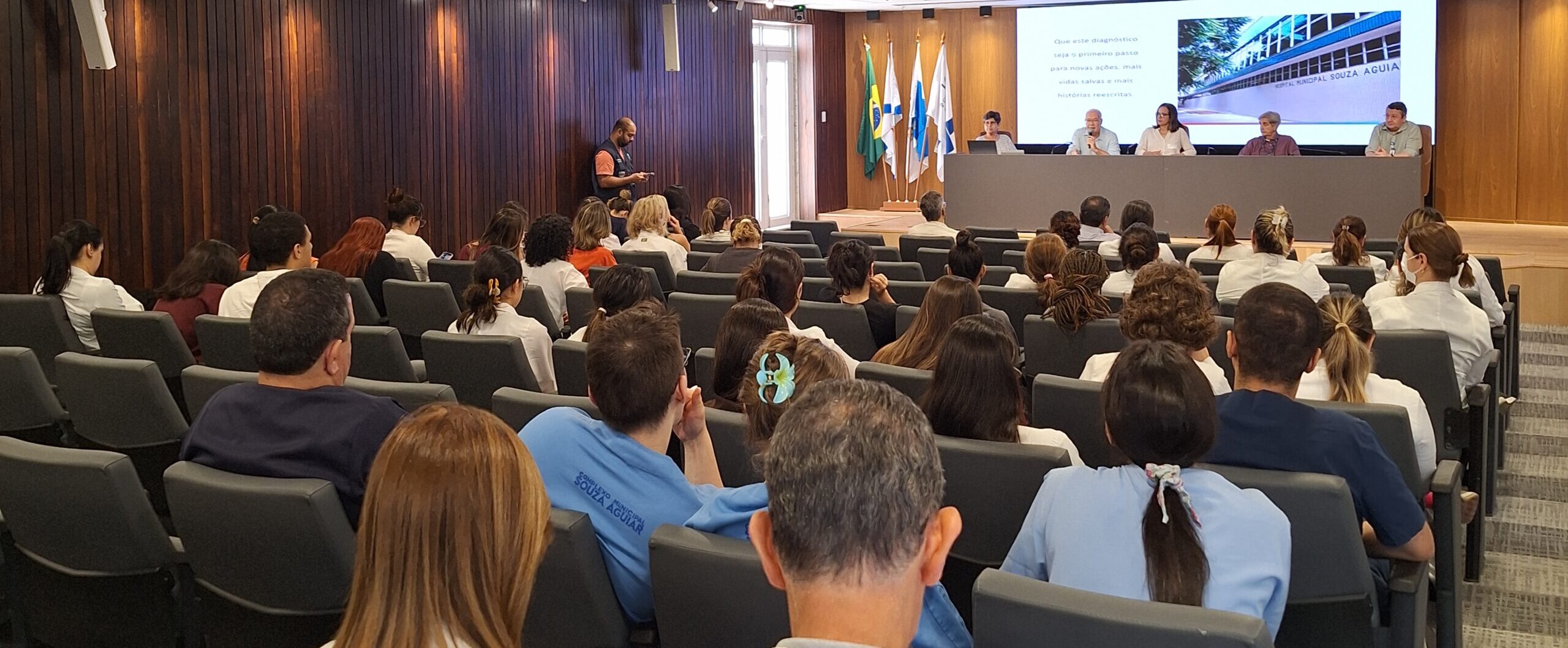 Sessão Clínica Mensal do Hospital Municipal Souza Aguiar