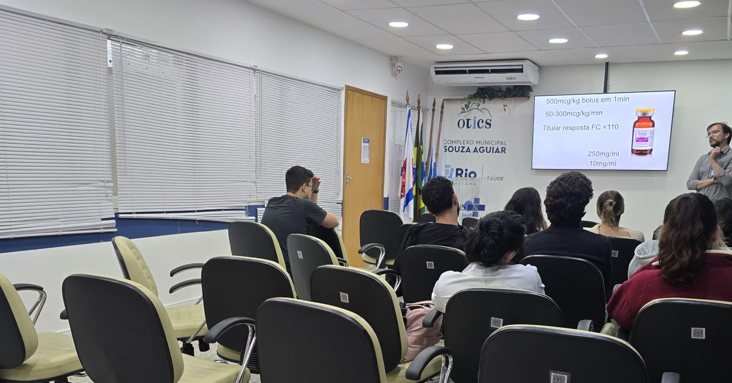 Sessão Clínica do Programa de Residência em Medicina de Emergência – HMSA
